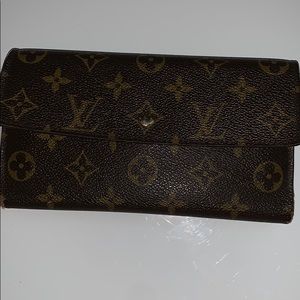 Women Louis Vuitton wallet